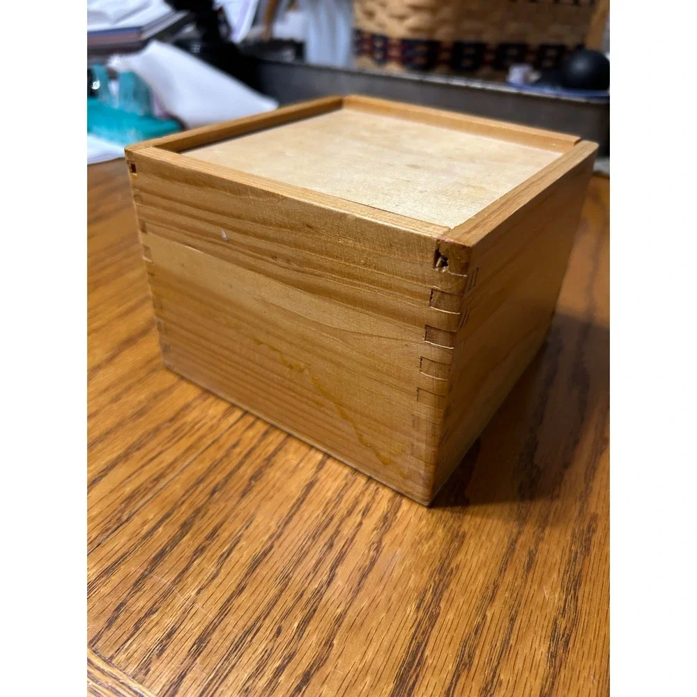 Unbranded blocks bees